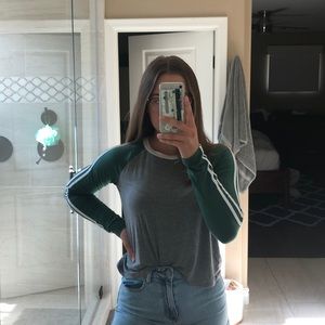 HOLLISTER Cropped Long Sleeve Shirt